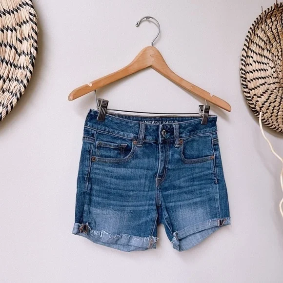 American Eagle Super Stretch Midi Denim Shorts Blue Size 4 - Picture 3 of 5